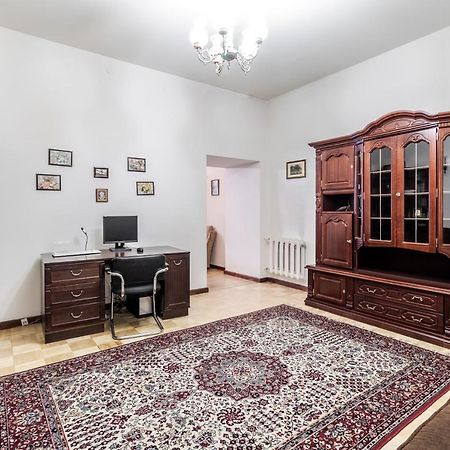 Doroshenka Antique Apartment Lviv Exterior photo