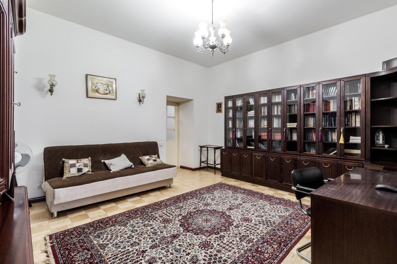 Doroshenka Antique Apartment Lviv Exterior photo
