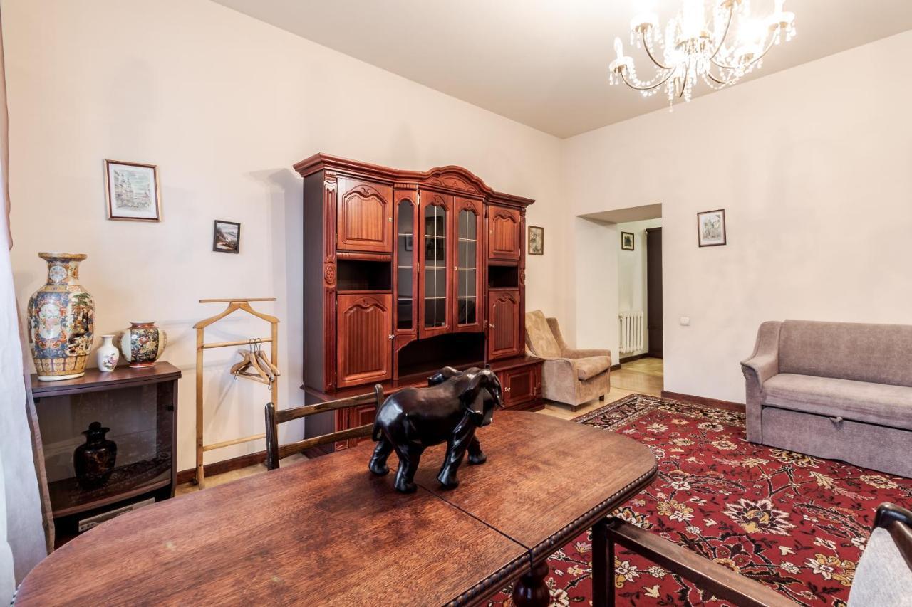 Doroshenka Antique Apartment Lviv Exterior photo