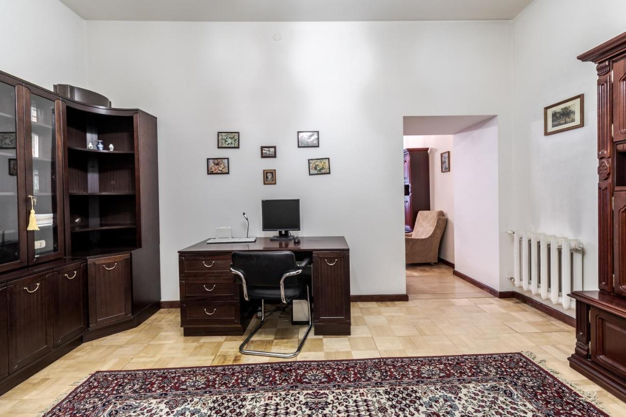 Doroshenka Antique Apartment Lviv Exterior photo